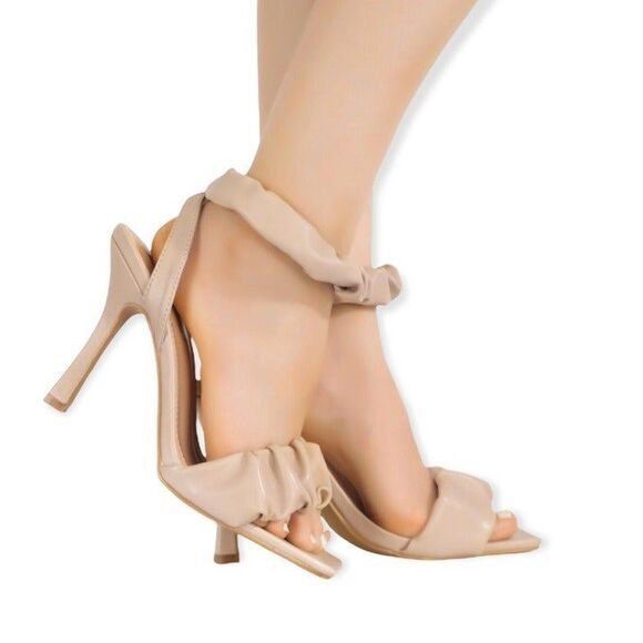 Cape Robbin OPALE RUCHED SANDAL HEELS in NUDE size 7.5 NEW - Picture 2 of 11